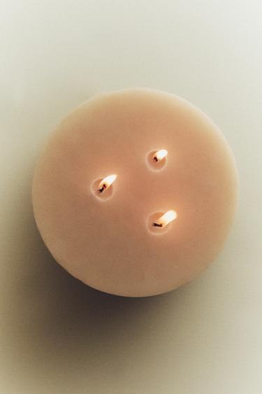 LARGE DECORATIVE CANDLE - Cream by Zara