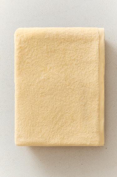 PLAIN COTTON TERRY BATH TOWEL (500 GSM) - Light yellow by Zara