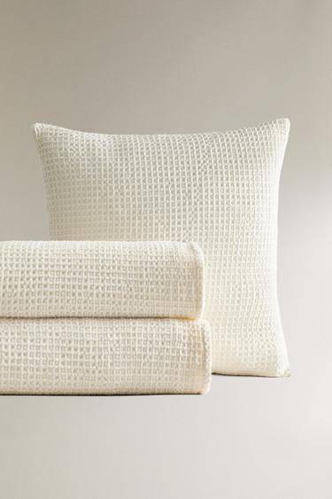 MINI WAFFLE-KNIT COTTON BEDSPREAD - Oyster-white by Zara