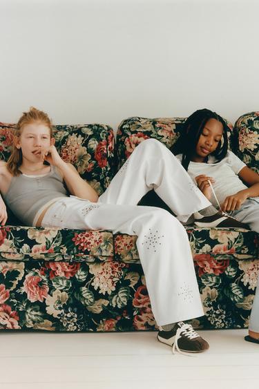 Zara {名称} - {颜色}