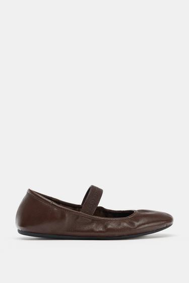 LEATHER BALLERINAS WITH ELASTIC STRAP - Brown by Zara