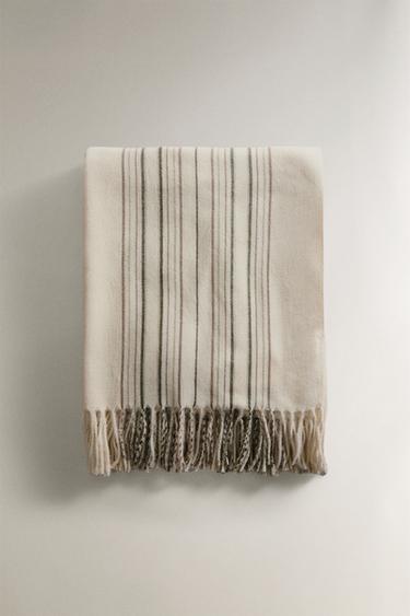 SOFT STRIPED BLANKET - Ecru by Zara