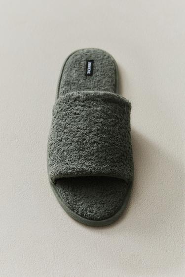 OPEN TERRY BATHROOM SLIPPERS - Khaki Green by Zara
