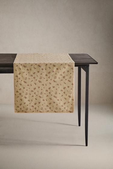WILDFLOWER TABLE RUNNER WITH LACE TRIM - Yellow by Zara