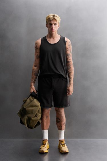 Zara {名称} - {颜色}