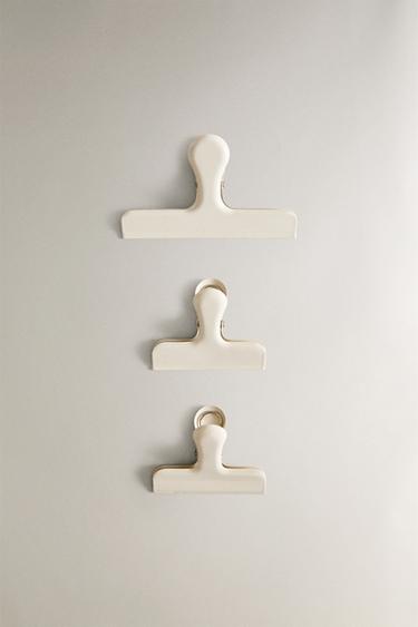 PACK OF METAL PEGS (PACK OF 3) - Cream by Zara