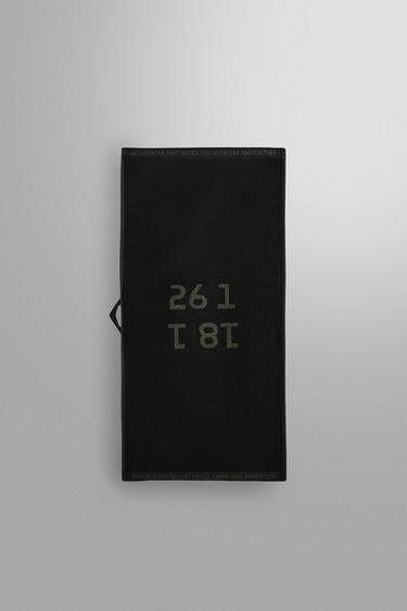 SMALL TRAINING TOWEL - Black by Zara