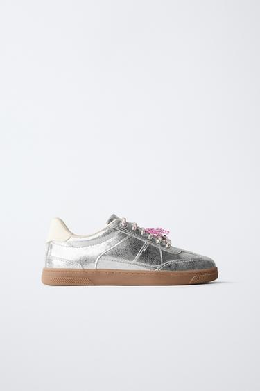 METALLIC CHARM TRAINERS - Silver by Zara