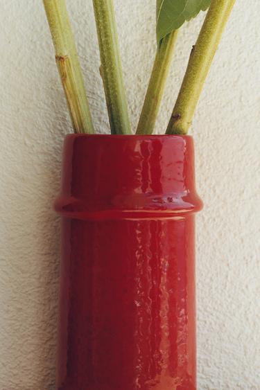 RAISED VASE WITH LACQUERED FINISH - Red by Zara