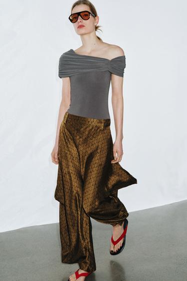 Zara {名称} - {颜色}