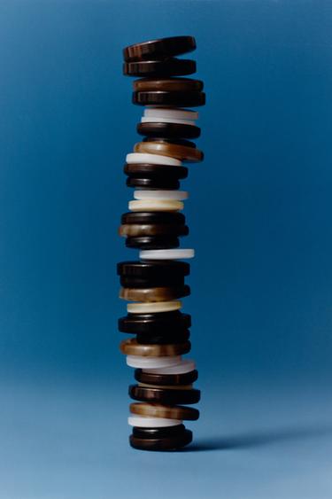 Zara {名称} - {颜色}