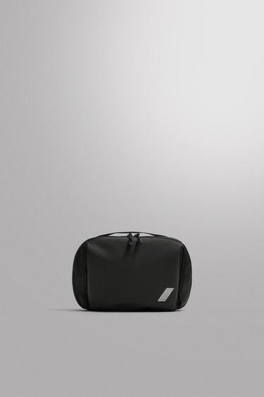 SPORTS TOILETRY BAG - Black by Zara