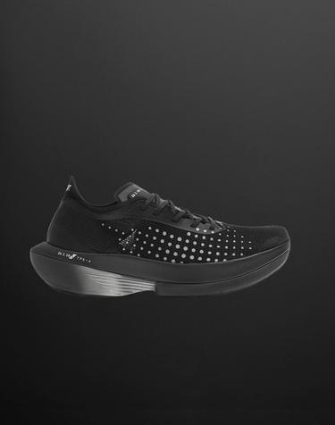 LONG-DISTANCE RUNNING TRAINERS - Black by Zara