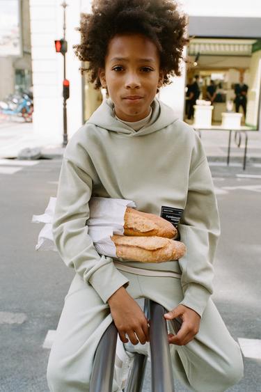 Zara {名称} - {颜色}