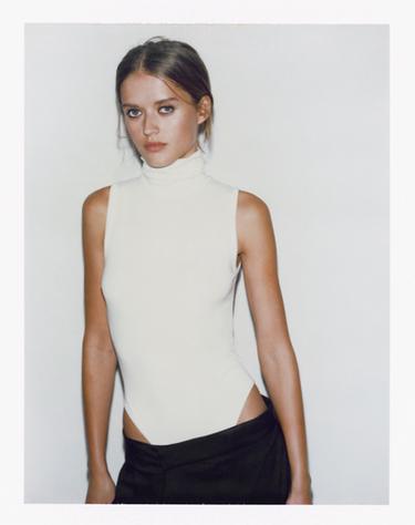 BASIC HIGH NECK BODYSUIT - Ecru by Zara