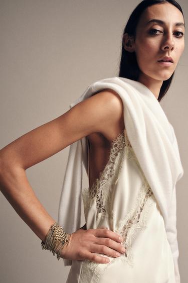 Zara {名称} - {颜色}