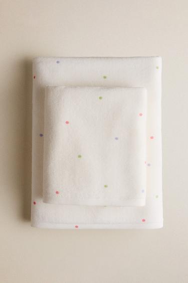 KIDS' VELOUR POLKA DOT TOWEL - Oyster-white by Zara