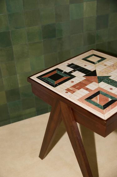 SIDE TABLE WITH MARBLE PARCHÍS BOARD - Dark brown by Zara