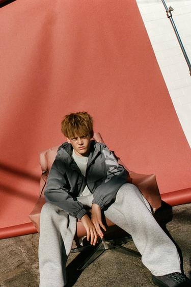 Zara {名称} - {颜色}