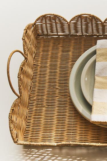 SCALLOPED RATTAN TRAY - Light beige by Zara