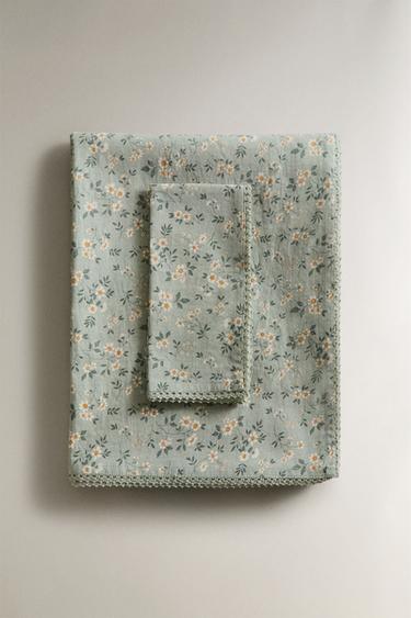 WILDFLOWER TABLECLOTH WITH LACE TRIM - Bluish by Zara
