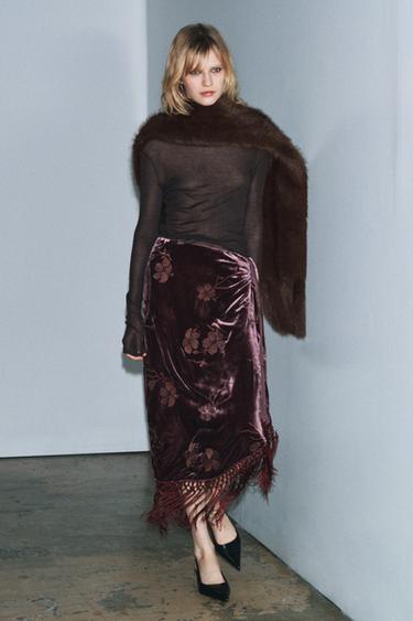 EMBROIDERED FLORAL VELVET WRAP SKIRT - Burgundy by Zara