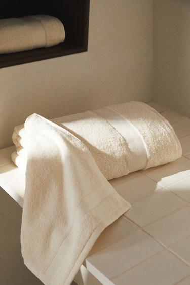 COTTON BATH TOWEL - Ivory by Zara