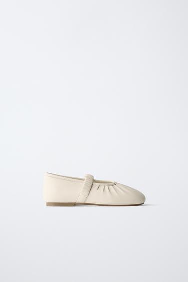 LEATHER BALLET FLATS - White by Zara