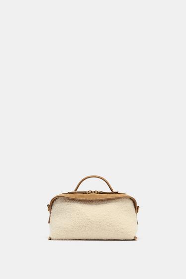 ELONGATED SHEARLING BAG - Beige by Zara