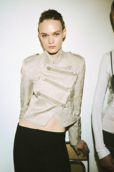 Zara {名称} - {颜色}