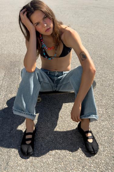 BALLET FLATS WITH ELASTIC STRAPS - Black by Zara