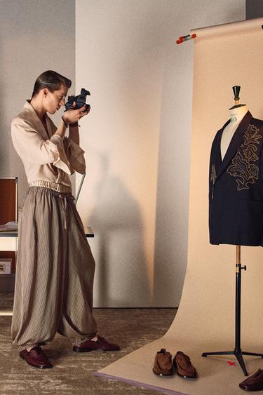 LOOK - White / Red by Zara