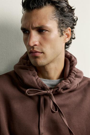 BASIC RELAXED FIT HOODIE - Brown by Zara