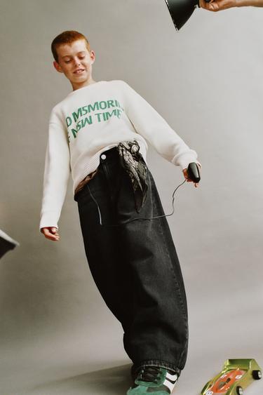 EMBROIDERED SLOGAN KNIT SWEATER - Ecru / Green by Zara