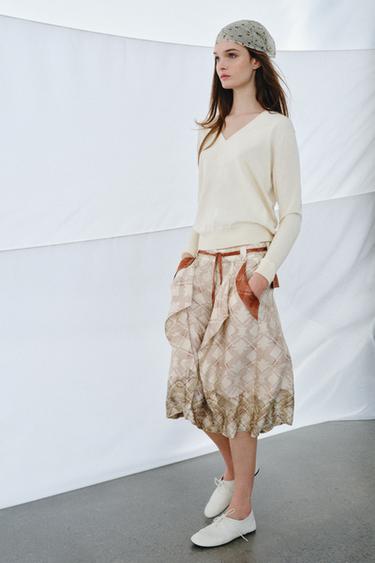 PRINTED FLOWING BERMUDA SHORTS ZW COLLECTION - Ecru by Zara