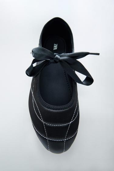 SPORTY TOPSTITCHED BALLET FLATS - Black by Zara