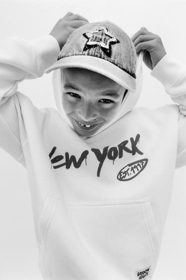 PRINTED HOODIE - Ecru by Zara