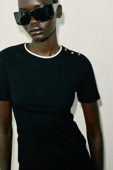 BUTTON TRIM T-SHIRT - Black by Zara