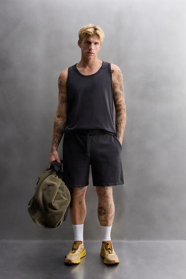 JOGGER BERMUDA SHORTS - Black by Zara