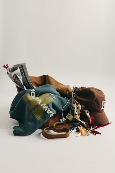 SLOGAN PRINT SWEATSHIRT - Khaki by Zara