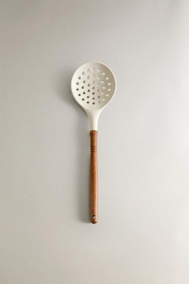 SILICONE AND WOOD SLOTTED SPOON - Cream by Zara