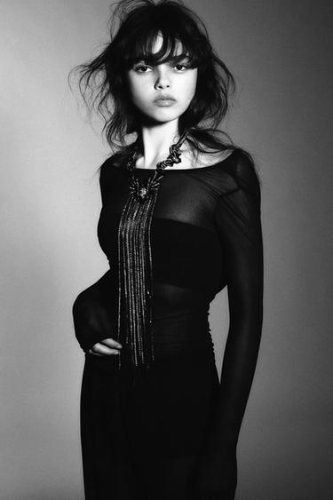 BATWING WATERFALL NECKLACE - Black by Zara