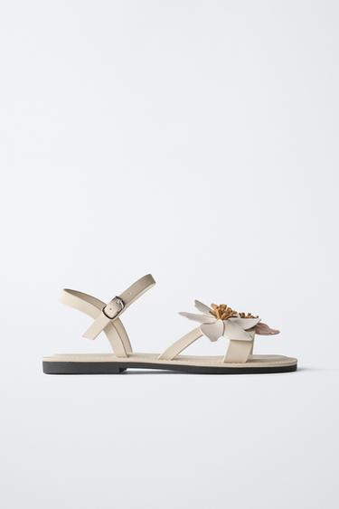 3D FLOWER SANDALS - Ecru White by Zara