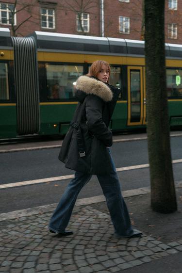 QUILTED ANORAK WITH FAUX FUR HOOD, WATER AND WIND PROTECTION - Black by Zara