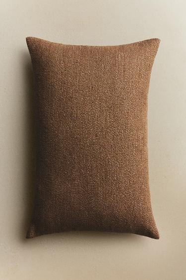 TEXTURED CUSHION COVER - Light beige by Zara