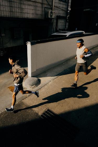 Zara {名称} - {颜色}