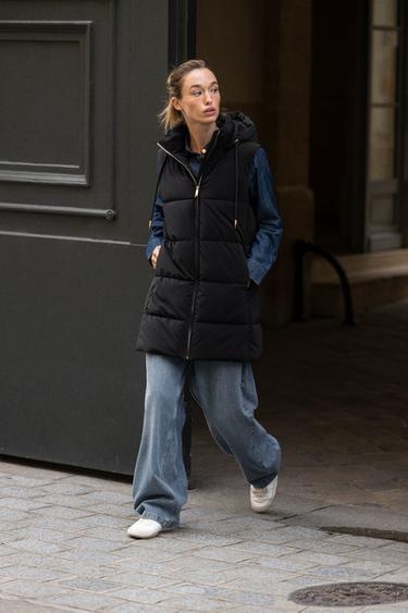 LONG QUILTED GILET WITH HOOD - Black by Zara