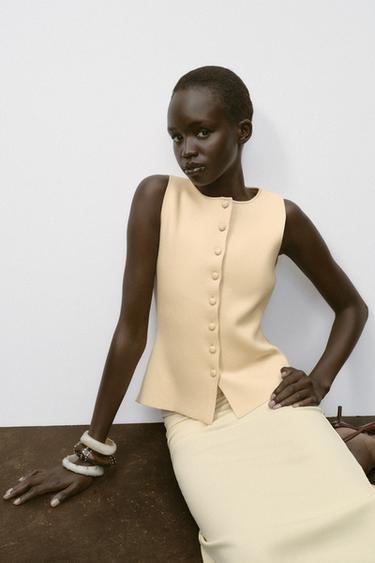 BUTTONED KNIT WAISTCOAT - Butter by Zara