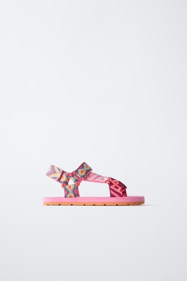 EMBROIDERED SANDALS - Fuchsia by Zara
