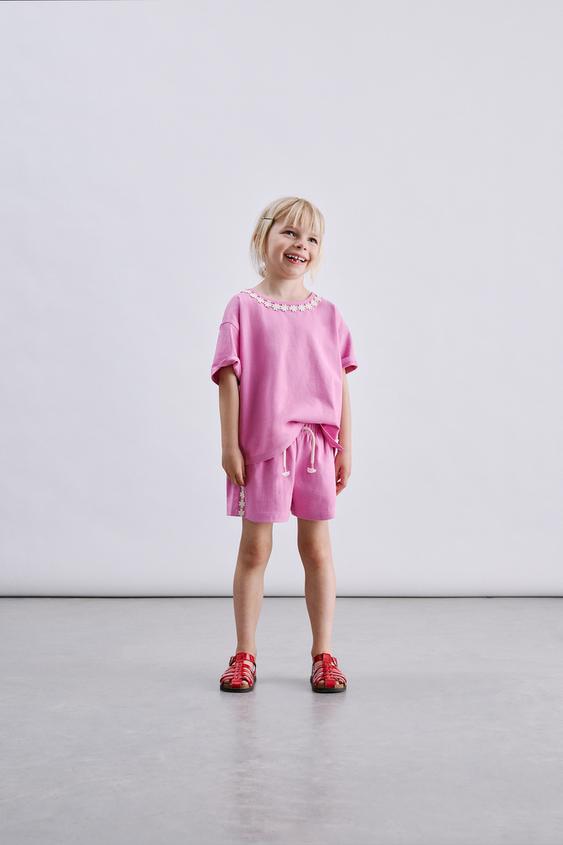 HEAVY WEIGHT PLUSH FLORAL BERMUDA SHORTS - Mid-pink by Zara - Image 0